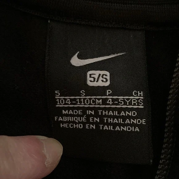 Bundle of 6 Nike hoodies, pull over & 3 sweatpants. Total of 9 items - Picture 16 of 16